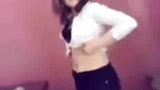 سلیکون گرم ، شہوت انگیز لیڈی جنسی کے ساتھ پورن عالی پروڈیوسر کو فتح کرتا ہے اور ایک ماڈل بن جاتا ہے