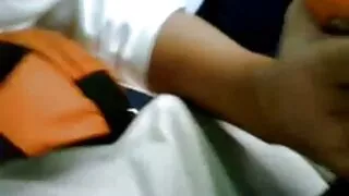 دو نوجوان لڑکیوں کے ساتھ اسپورٹی پڑوسی کے بیڈروم بهترین زنان پورن میں جنسی تعلقات