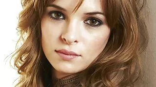 Pigtailed سنہرے بالوں پورن استوری والی آخر کی طرف سے بالغ آدمی کوکیز فروخت کرنے کے لئے