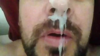 اس نے باتھ روم میں گرم ، شہوت انگیز لیڈی کی طرف سے توڑ دیا اور اپنے بڑے ڈک کو پورن استارهای معروف اشارہ کیا