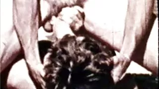 مقعد gangbang میں پچھواڑے میں دو خوبصورت طوائف کی طرف سے بھاڑ پشت صحنه فیلم های پورن استار میں جاؤ امیر آدمی
